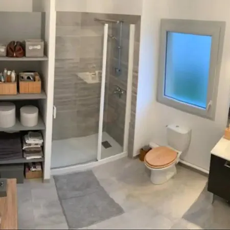 Сasa de vacaciones Maison Spatieuse Et Calme, Terrasse + Jardin